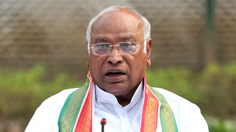 Read more about the article Congress President Kharge urges cohesion after Lok Sabha polls