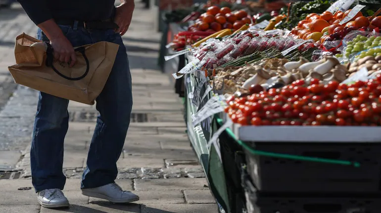 You are currently viewing India inflation seen up in June due to soaring vegetable prices: Poll